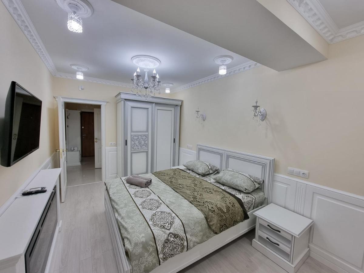 Blue Sky New Apartments In The Center Chisinau Exterior foto